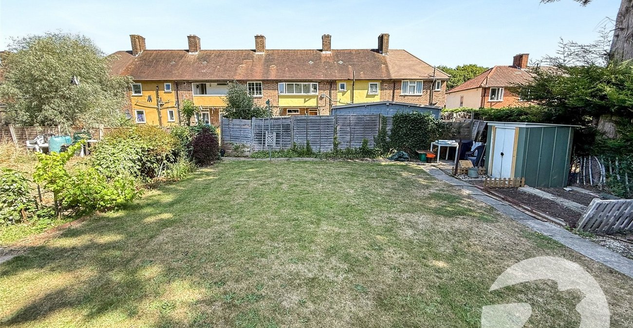 2 bedroom property for sale in London | Robinson Jackson