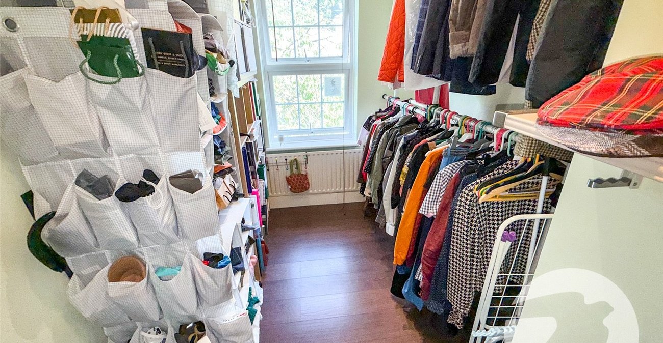 2 bedroom property for sale in London | Robinson Jackson