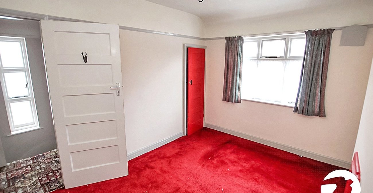 3 bedroom house for sale in London | Robinson Jackson