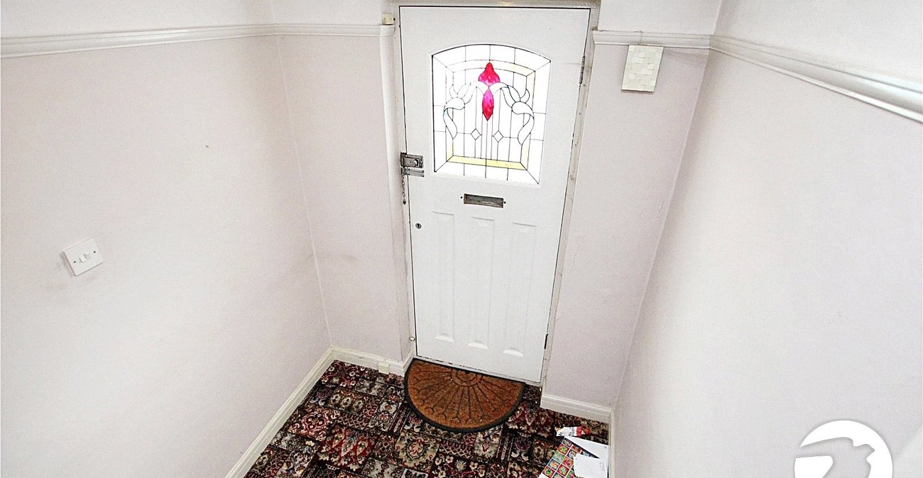 3 bedroom house for sale in London | Robinson Jackson