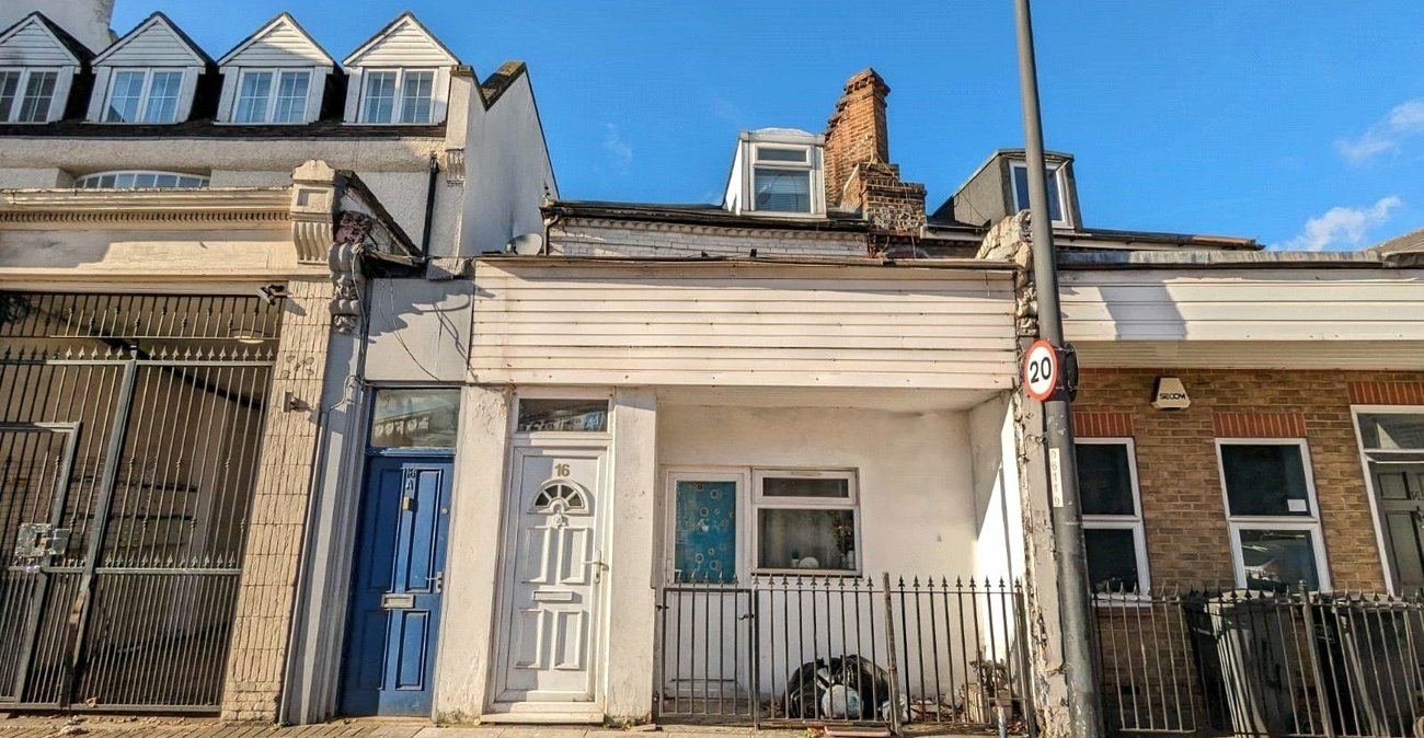 Property for sale in London, SE6 | Robinson Jackson