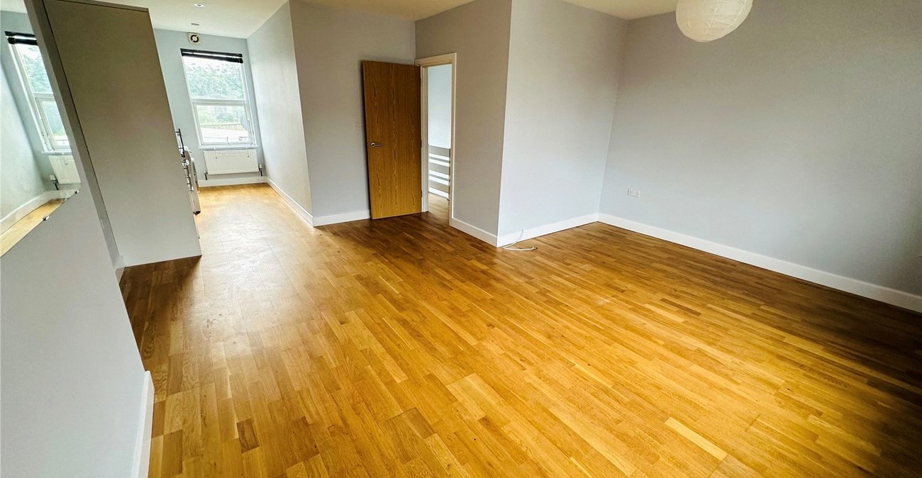 2 bedroom property for sale in London | Robinson Jackson