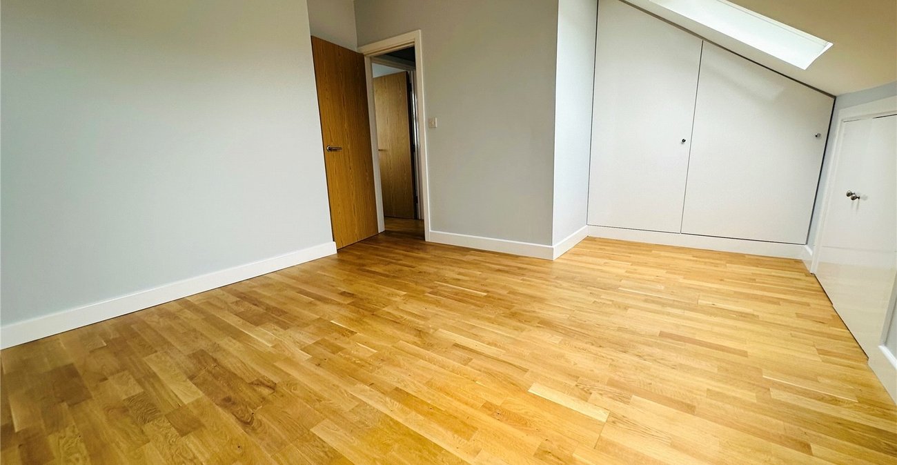 2 bedroom property for sale in London | Robinson Jackson