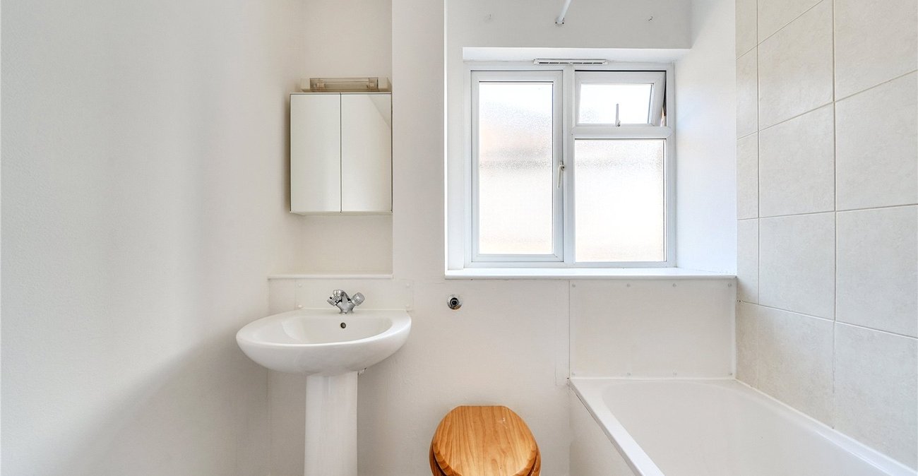 2 bedroom property for sale in Sydenham | Robinson Jackson