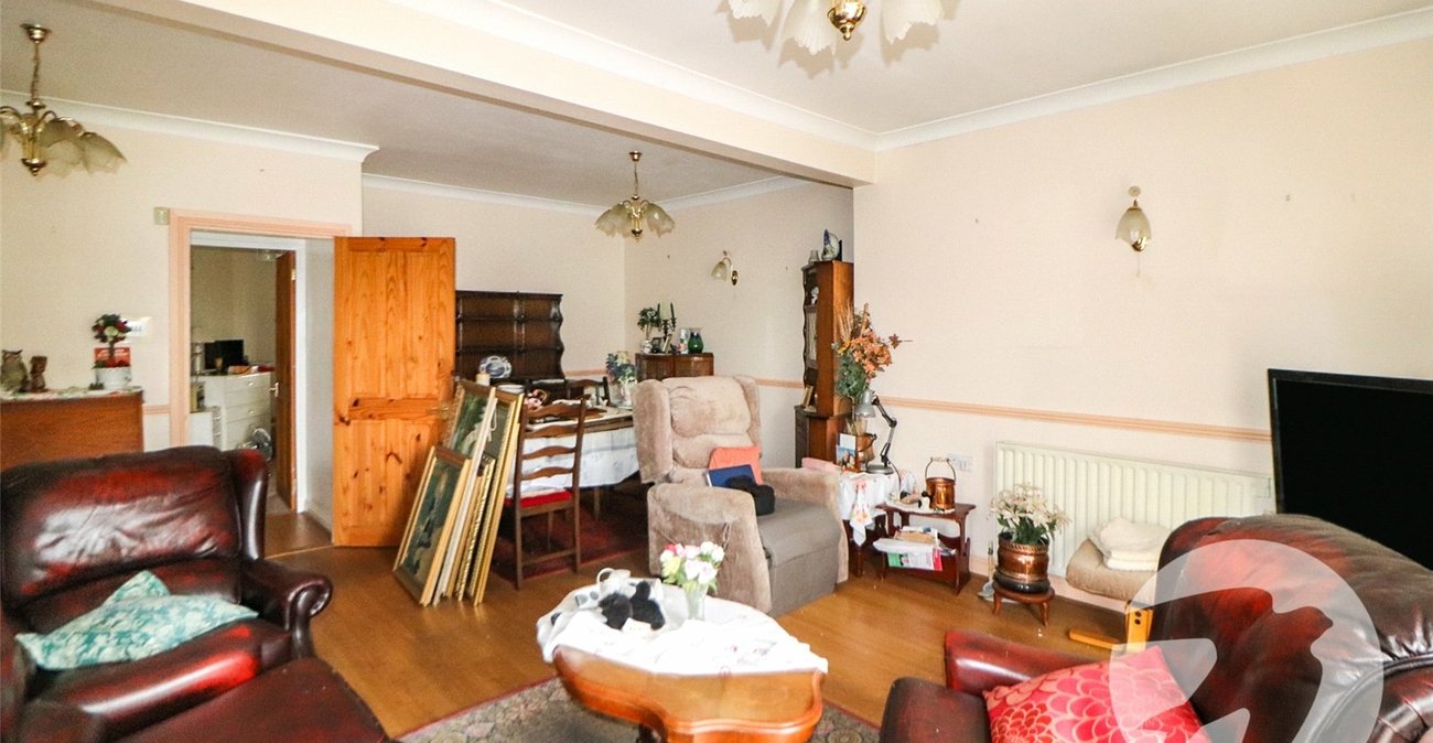 2 bedroom bungalow for sale in Northumberland Heath | Robinson Jackson