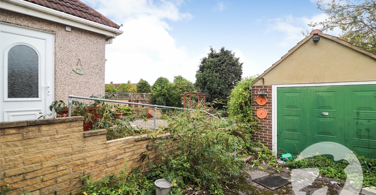 2 bedroom bungalow for sale in Northumberland Heath | Robinson Jackson