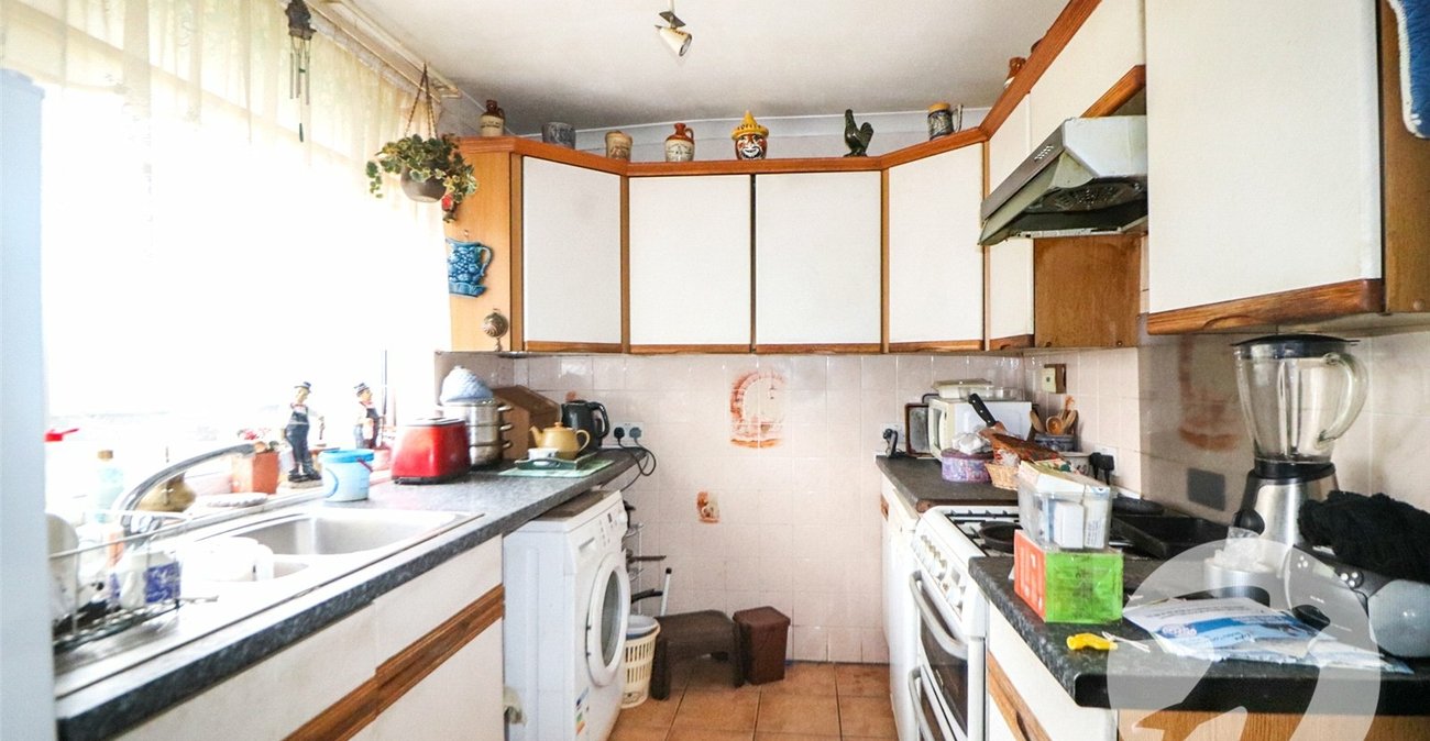 2 bedroom bungalow for sale in Northumberland Heath | Robinson Jackson