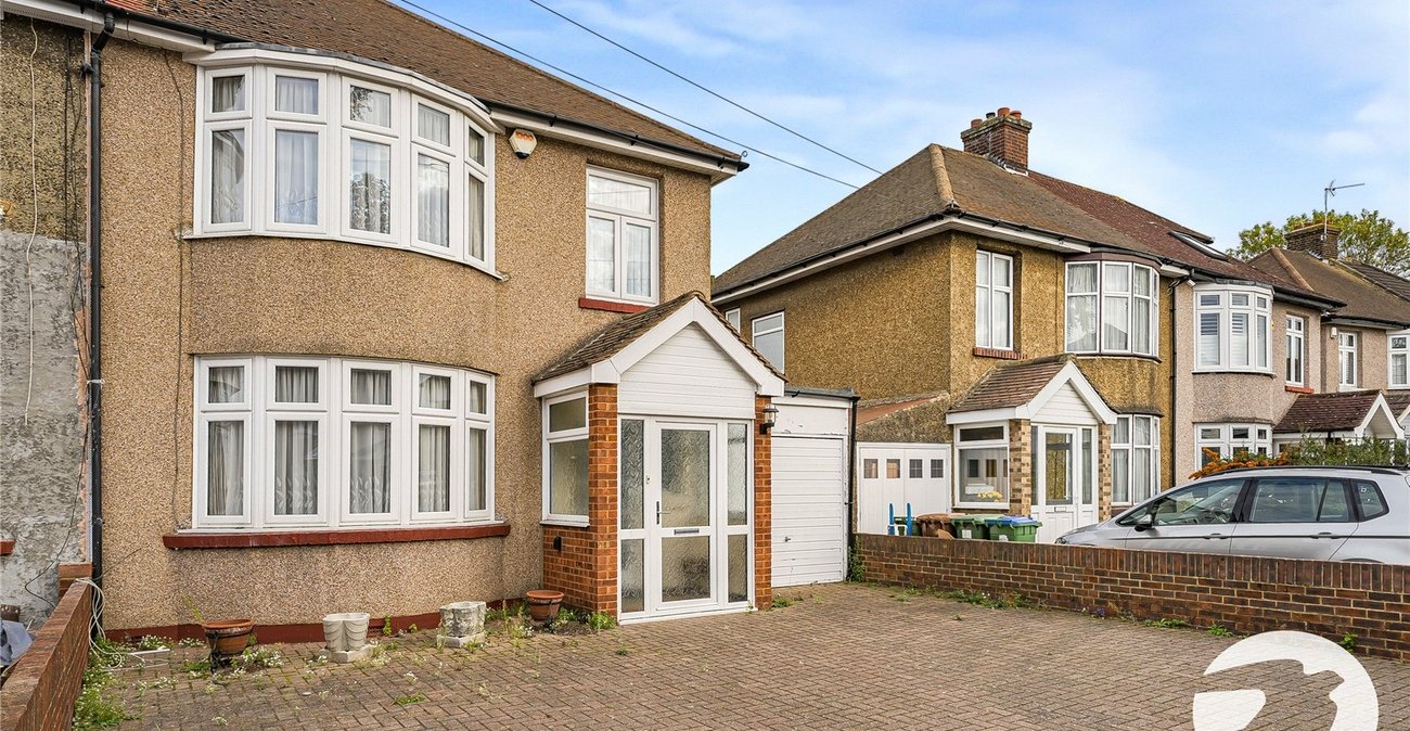 3 bedroom house for sale in Welling | Robinson Jackson