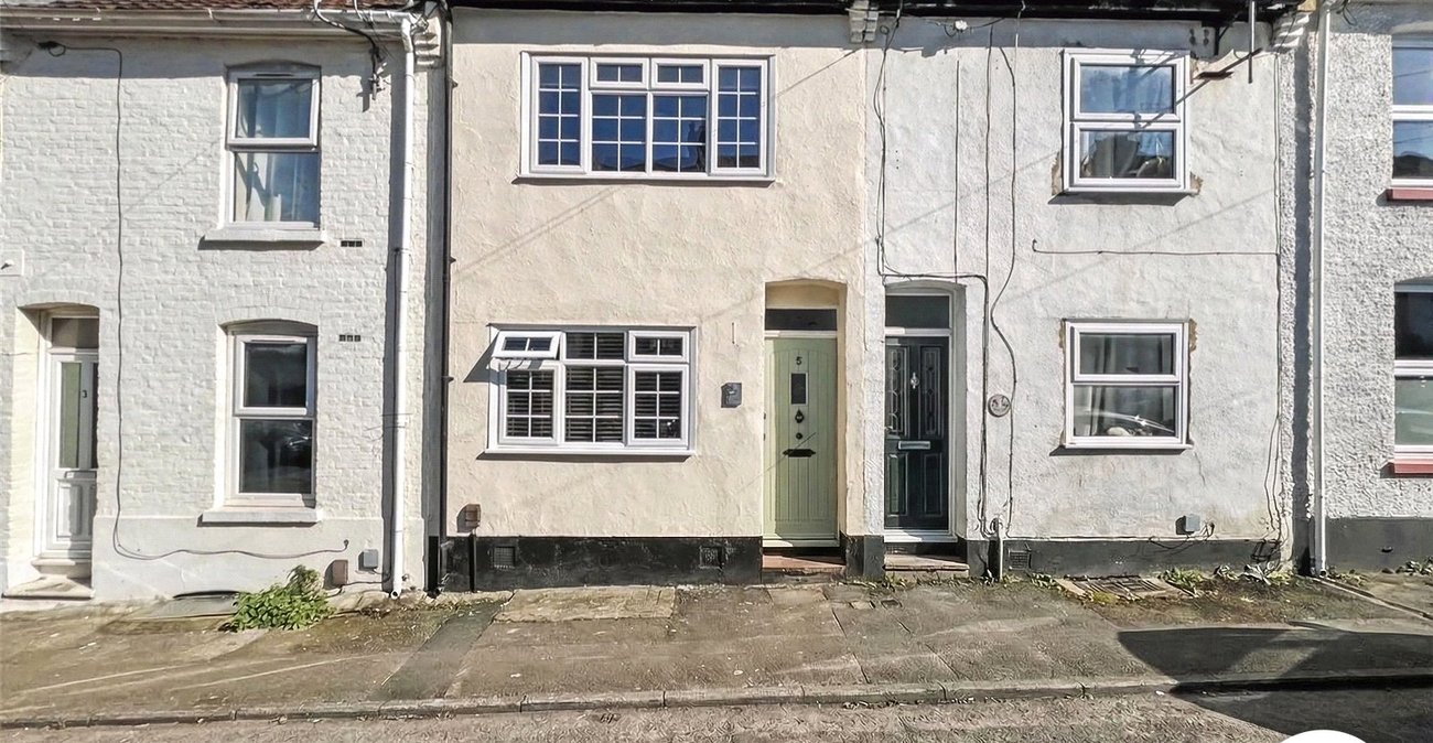 2 bedroom house for sale in Rochester | Robinson Michael & Jackson