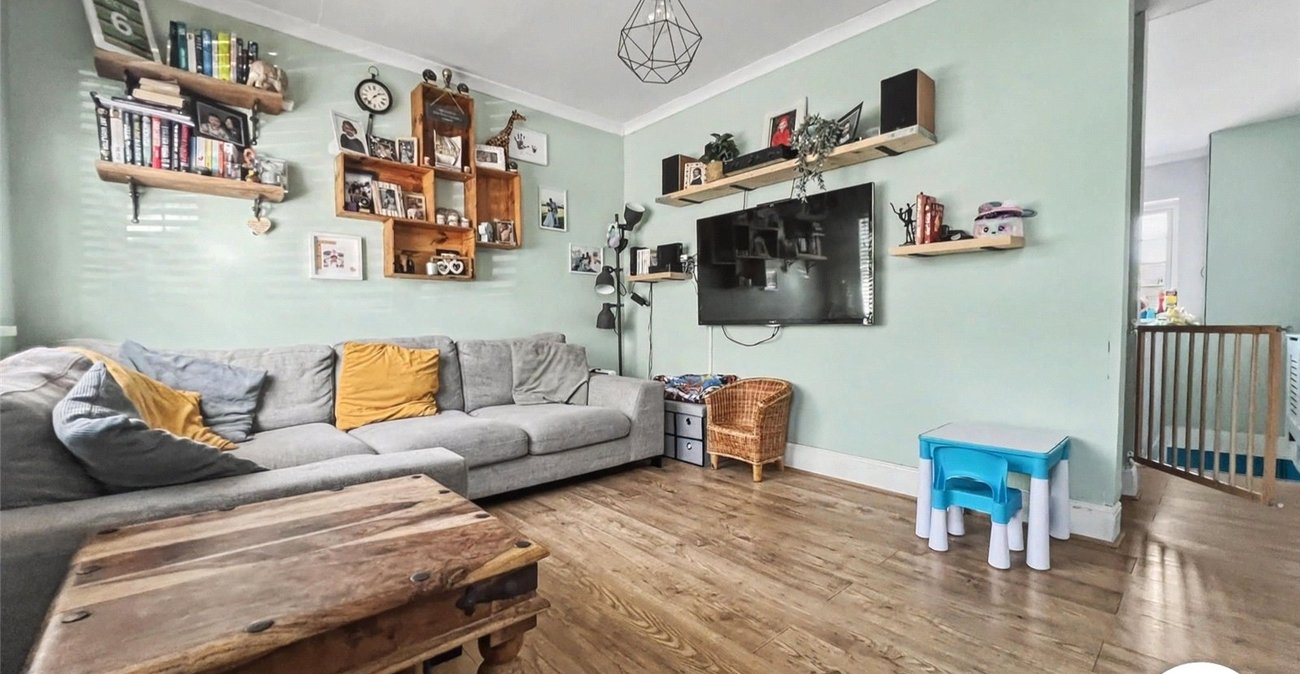 2 bedroom house for sale in Rochester | Robinson Michael & Jackson