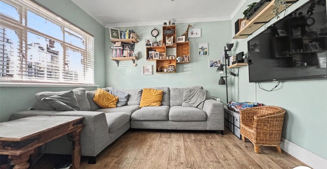 2 bedroom house for sale in Rochester | Robinson Michael & Jackson