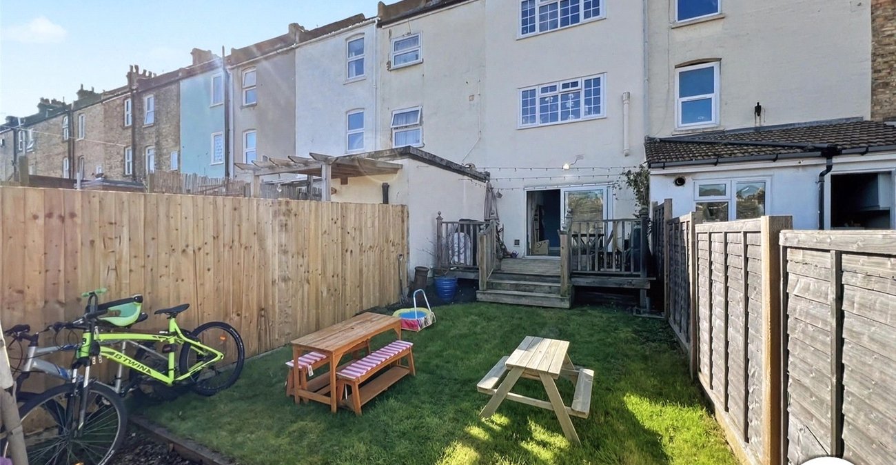 2 bedroom house for sale in Rochester | Robinson Michael & Jackson