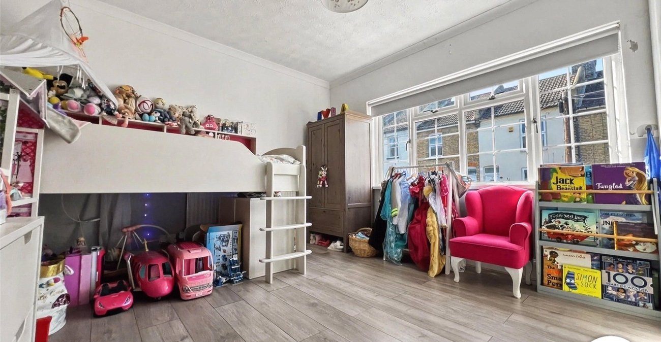 2 bedroom house for sale in Rochester | Robinson Michael & Jackson