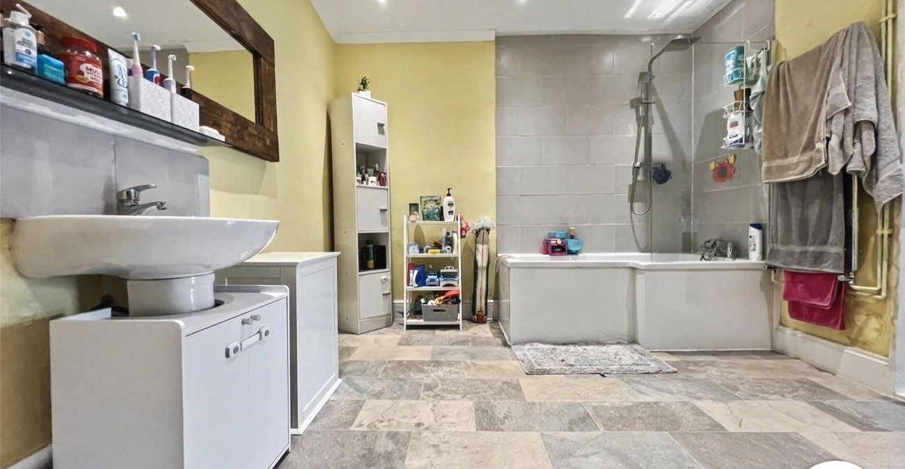 2 bedroom house for sale in Rochester | Robinson Michael & Jackson