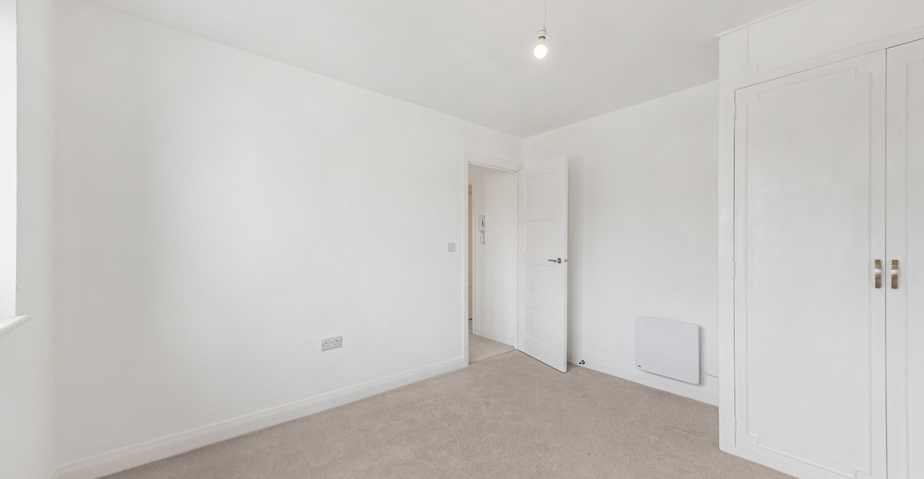 2 bedroom property for sale in Longfield | Robinson Jackson