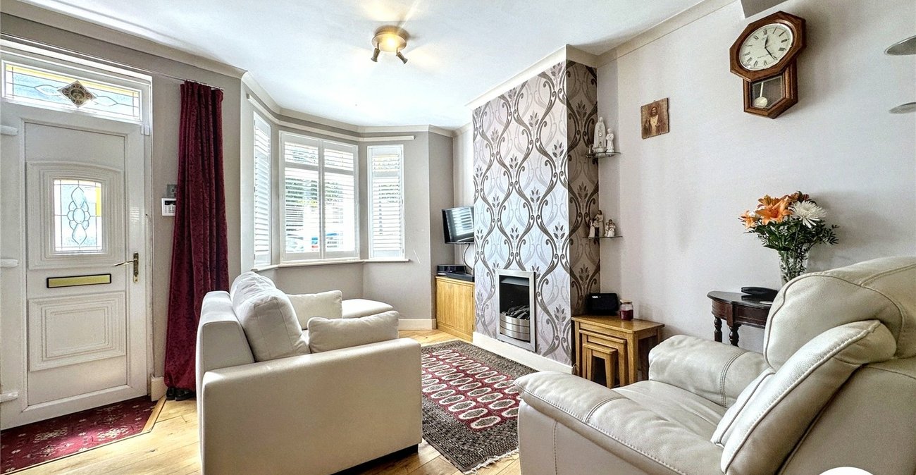 2 bedroom house for sale in Rochester | Robinson Michael & Jackson