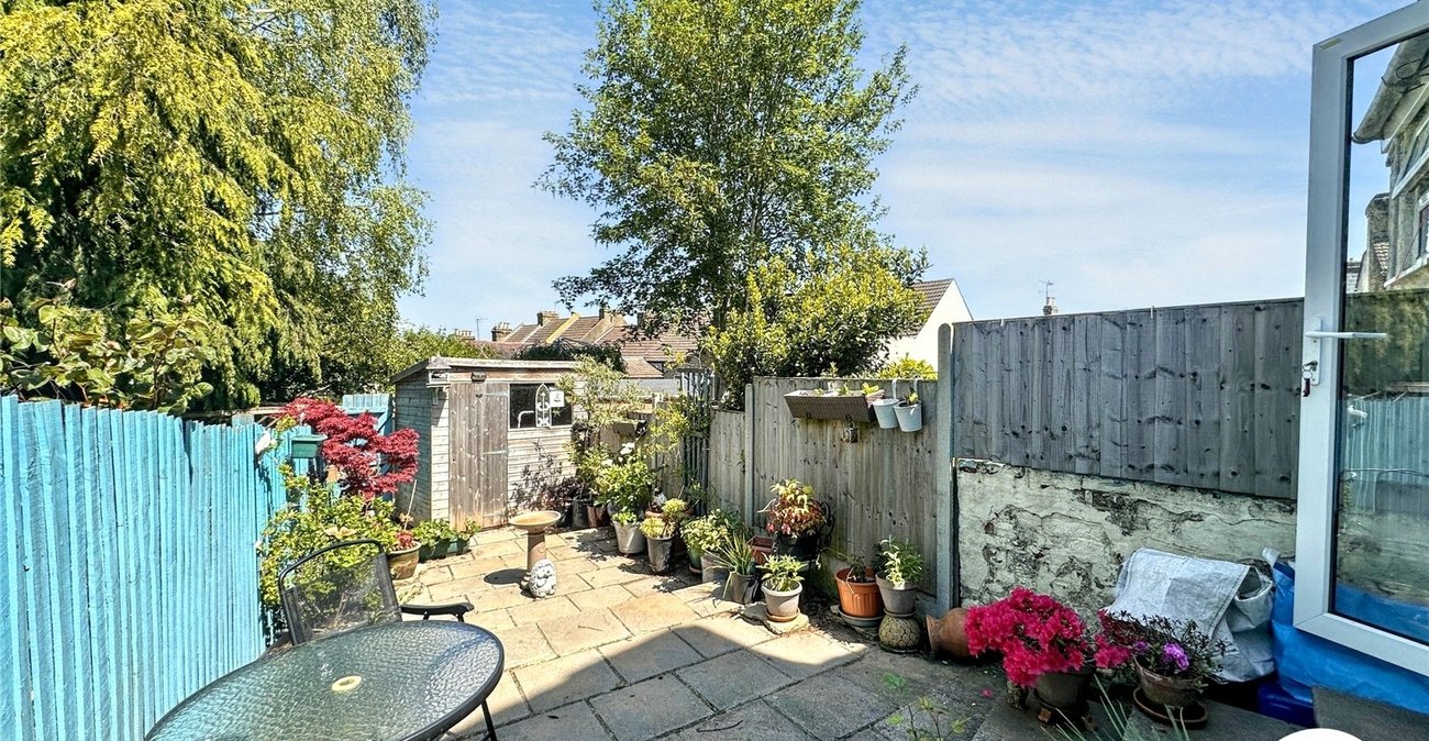 2 bedroom house for sale in Rochester | Robinson Michael & Jackson