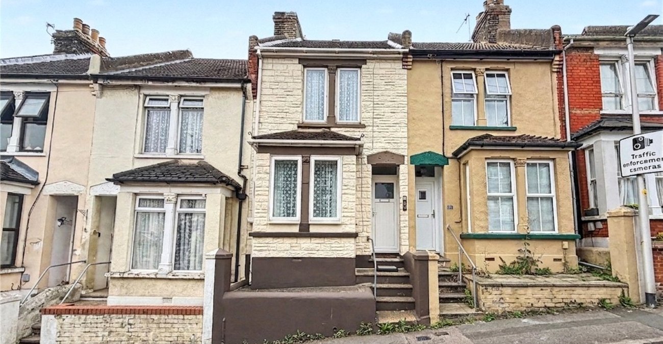 3 bedroom house for sale in Rochester | Robinson Michael & Jackson