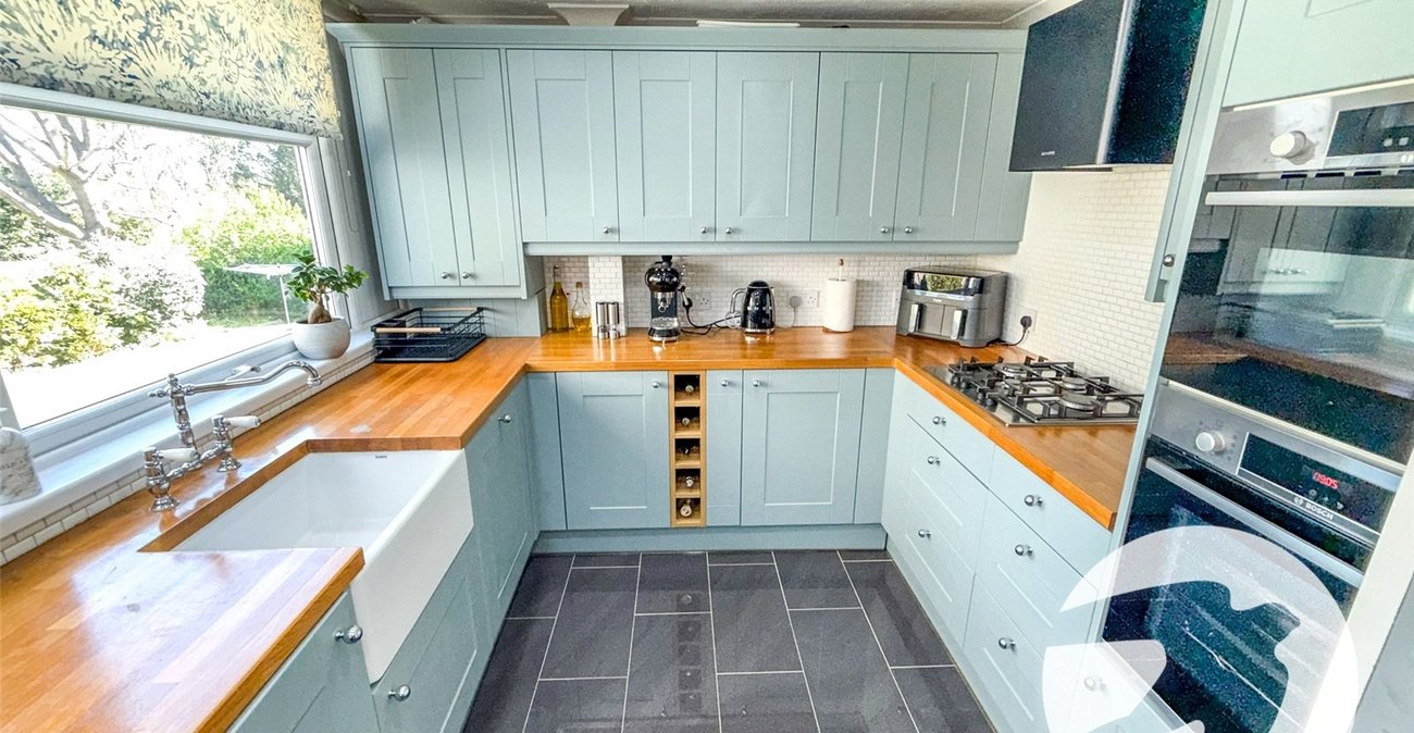 2 bedroom property for sale in Mottingham Lane | Robinson Jackson