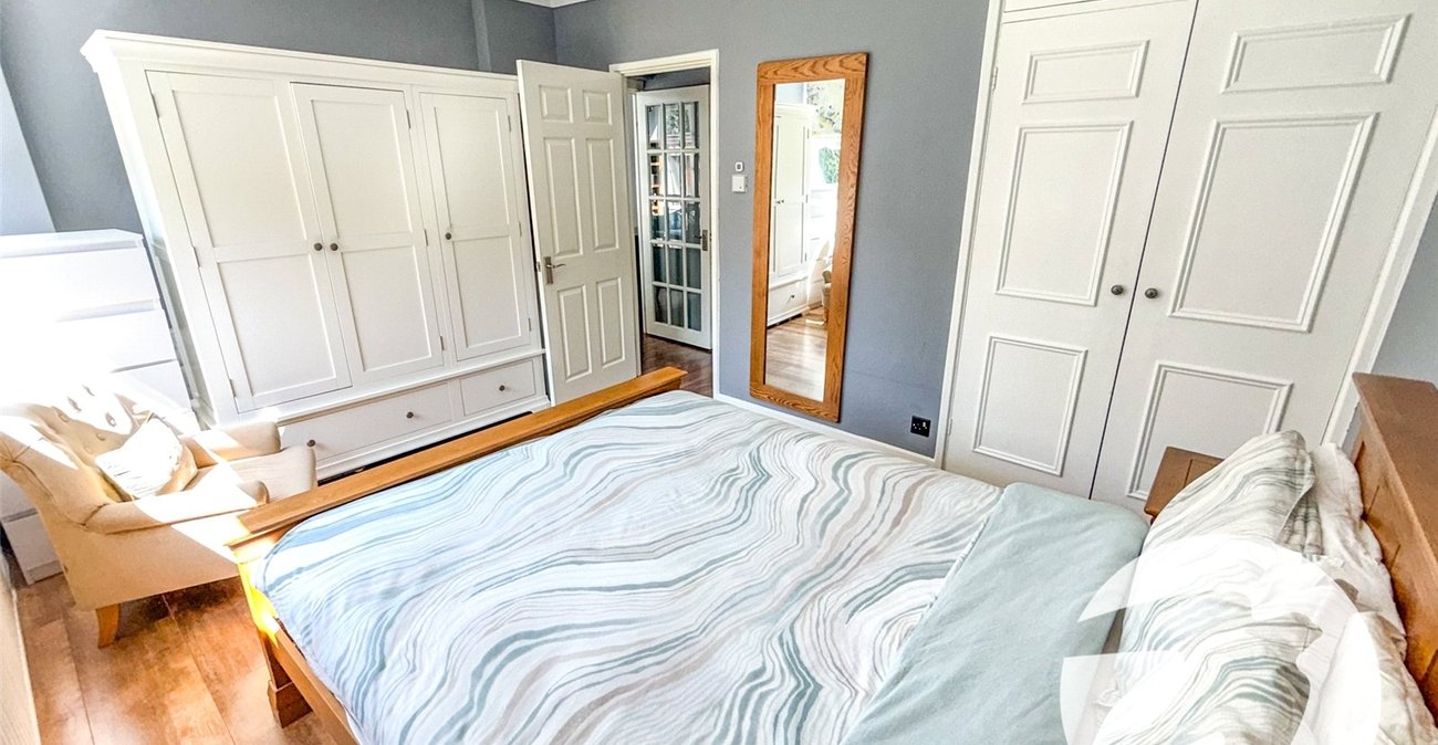 2 bedroom property for sale in Mottingham Lane | Robinson Jackson