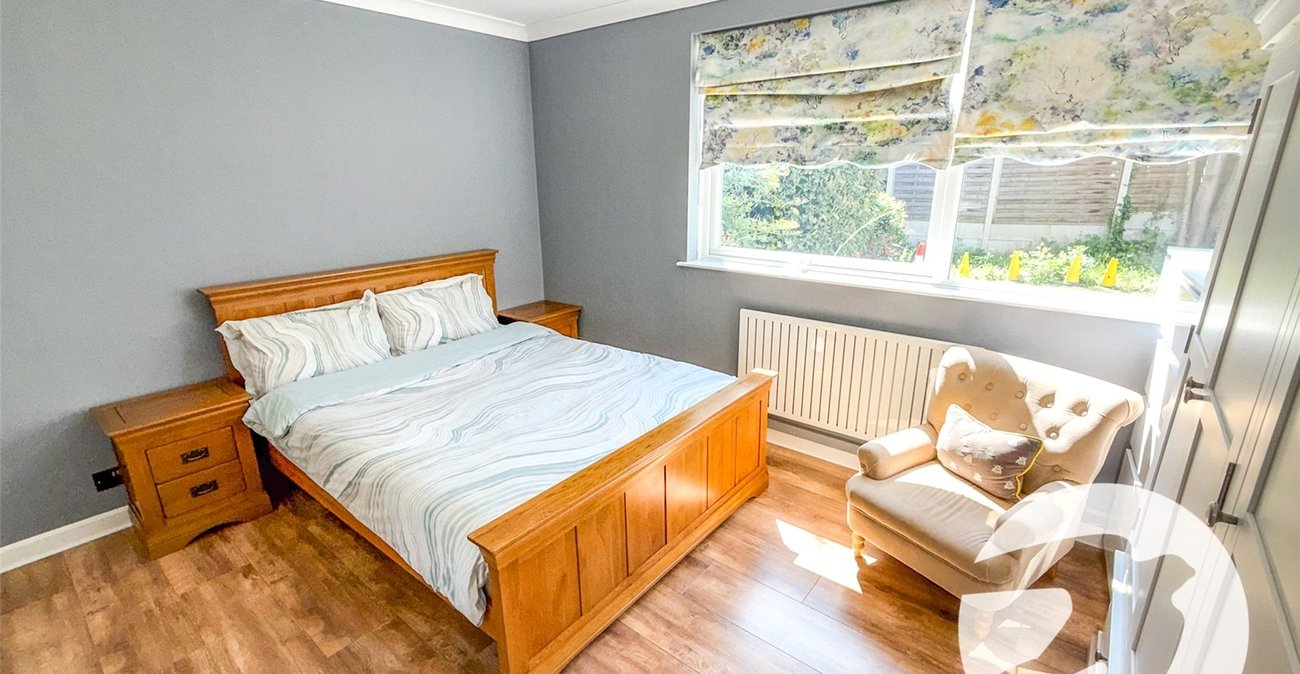 2 bedroom property for sale in Mottingham Lane | Robinson Jackson