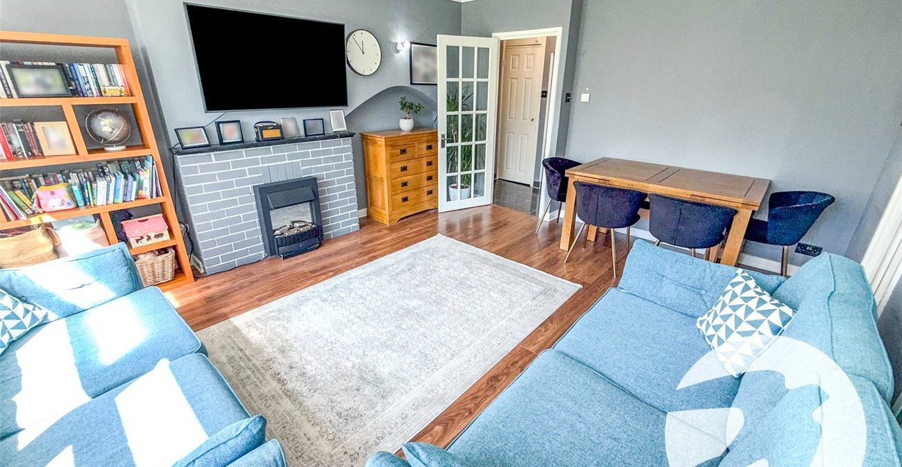 2 bedroom property for sale in Mottingham Lane | Robinson Jackson