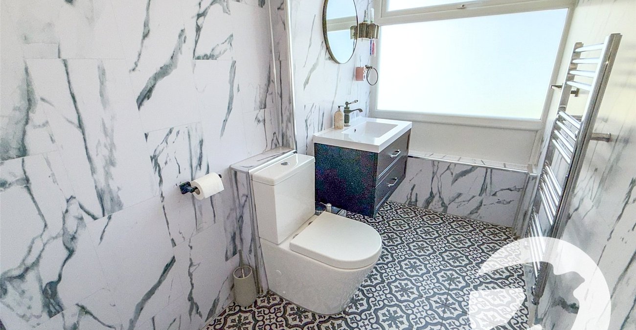 2 bedroom property for sale in Mottingham Lane | Robinson Jackson