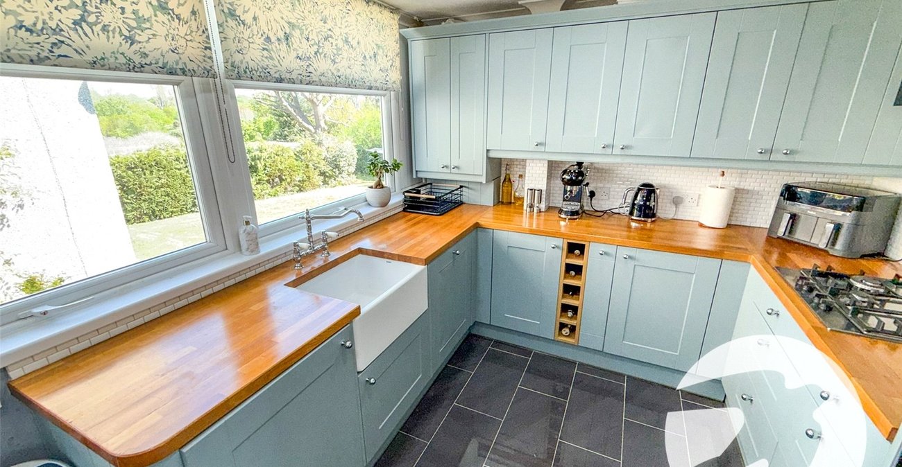 2 bedroom property for sale in Mottingham Lane | Robinson Jackson