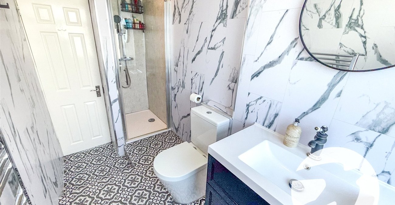 2 bedroom property for sale in Mottingham Lane | Robinson Jackson