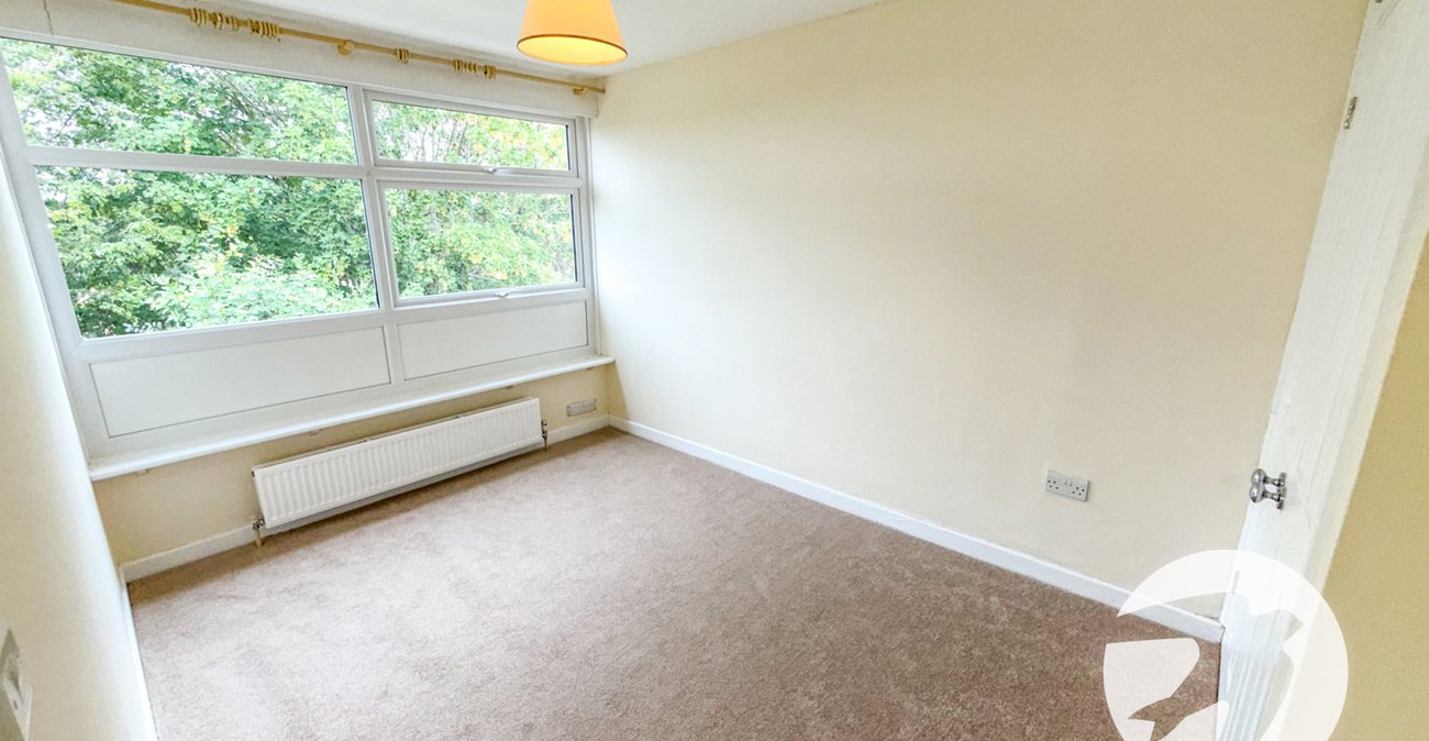 2 bedroom property for sale in Mottingham Lane | Robinson Jackson