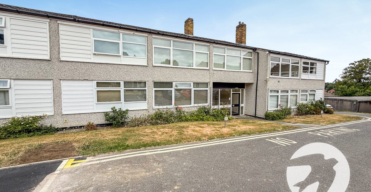 2 bedroom property for sale in Mottingham Lane | Robinson Jackson