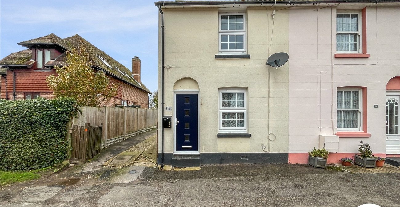 2 bedroom house for sale in Lynsted | Robinson Michael & Jackson