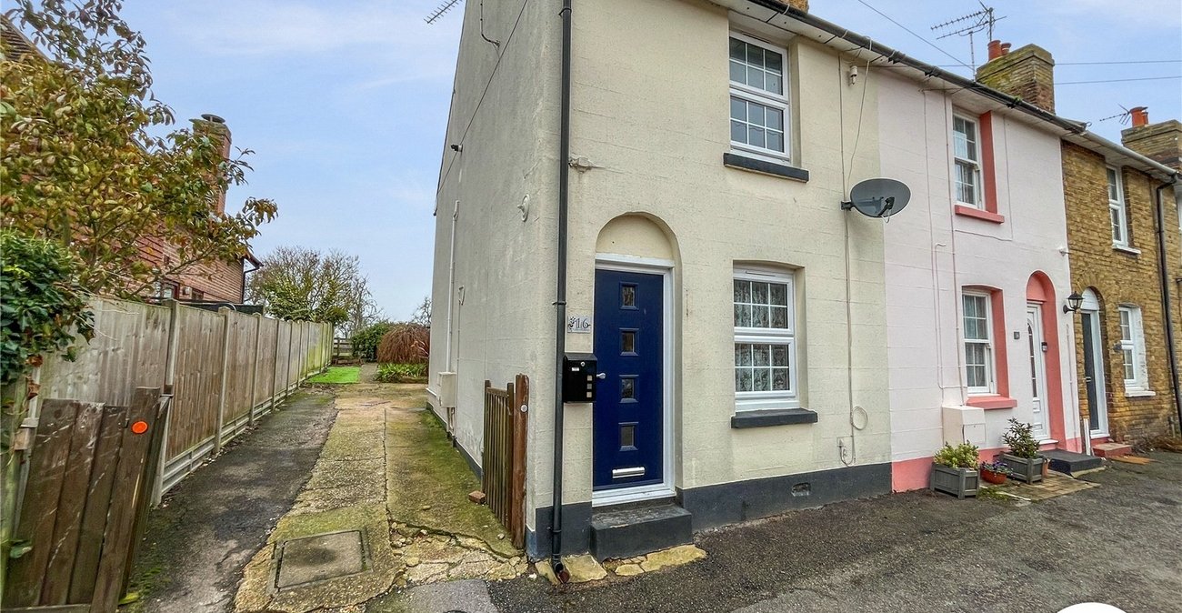 2 bedroom house for sale in Lynsted | Robinson Michael & Jackson