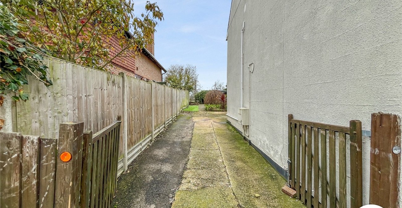 2 bedroom house for sale in Lynsted | Robinson Michael & Jackson