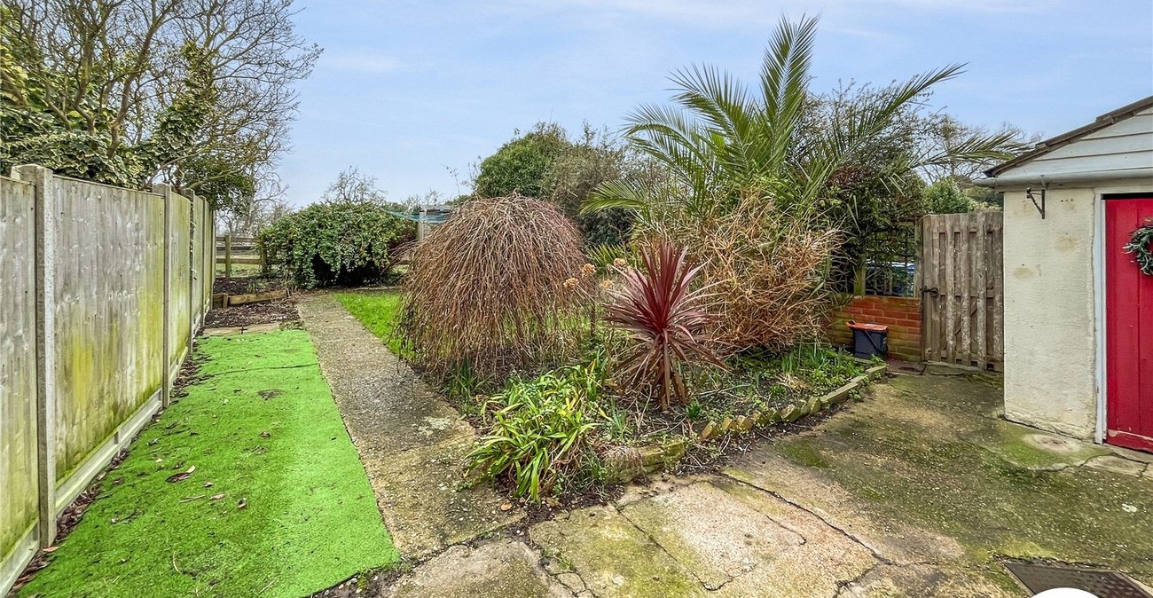 2 bedroom house for sale in Lynsted | Robinson Michael & Jackson