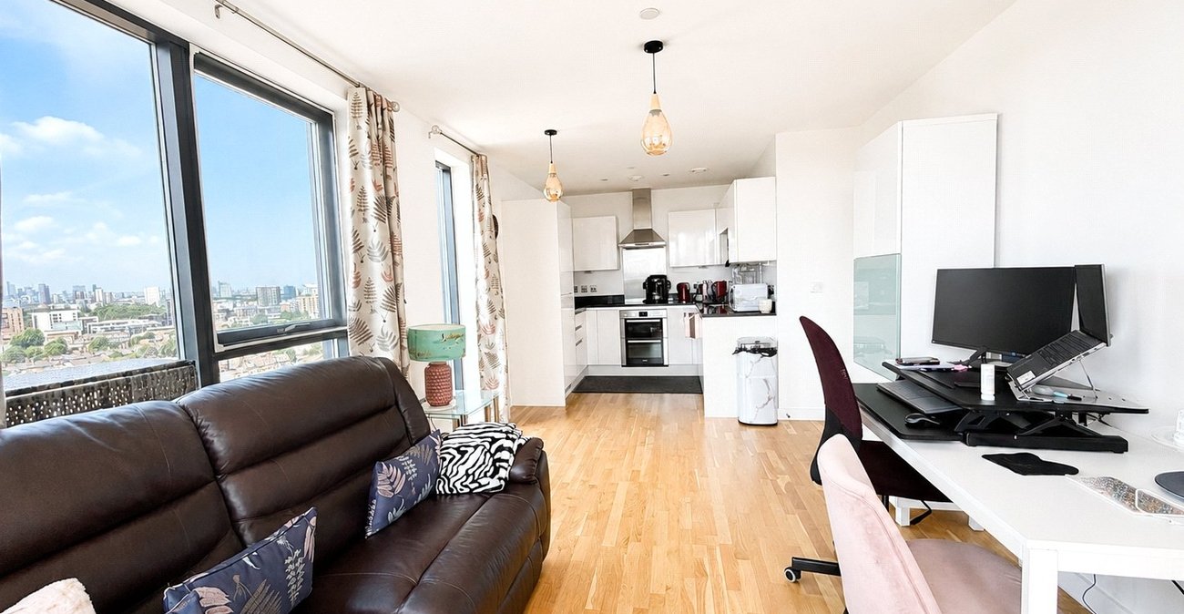 2 bedroom property for sale in Larkwood Avenue | Robinson Jackson