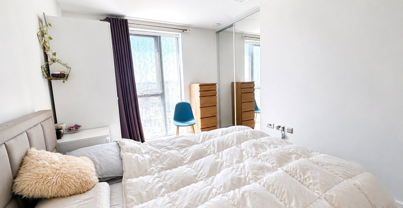 2 bedroom property for sale in Larkwood Avenue | Robinson Jackson