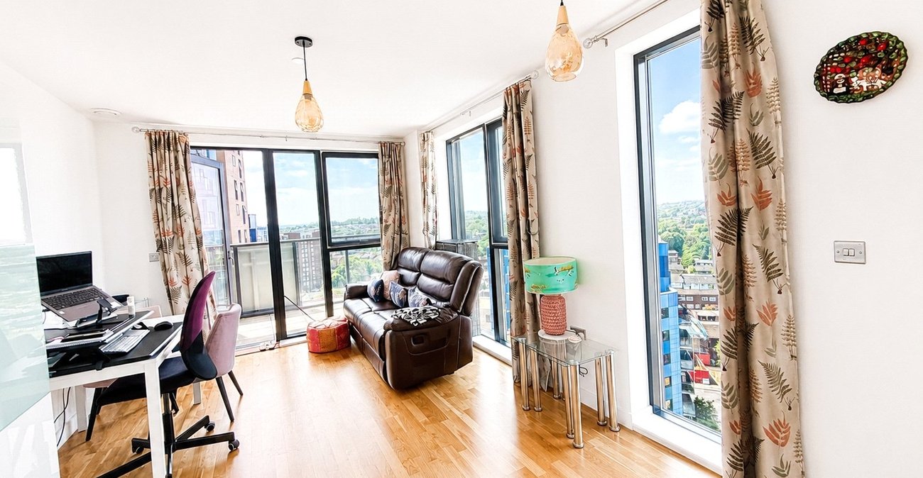 2 bedroom property for sale in Larkwood Avenue | Robinson Jackson