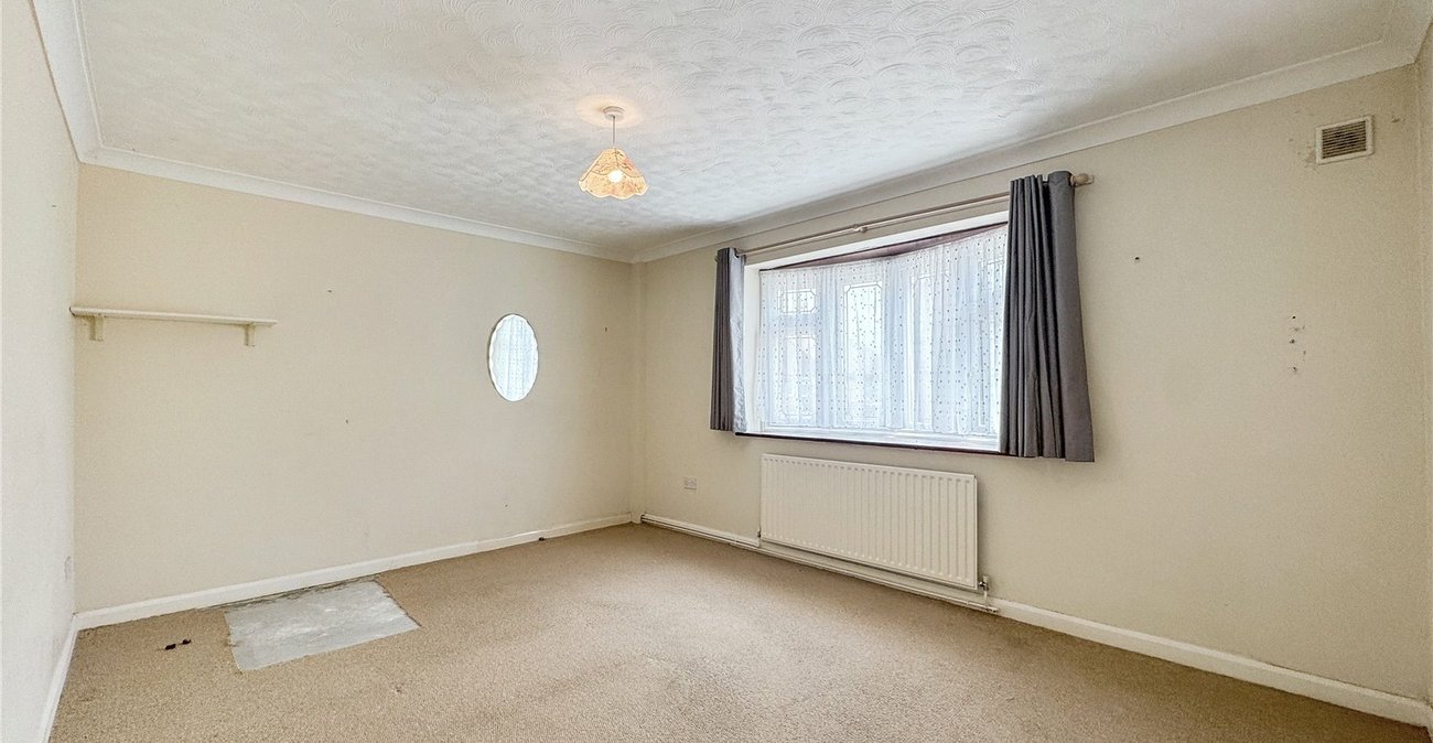 4 bedroom bungalow for sale in Upchurch | Robinson Michael & Jackson