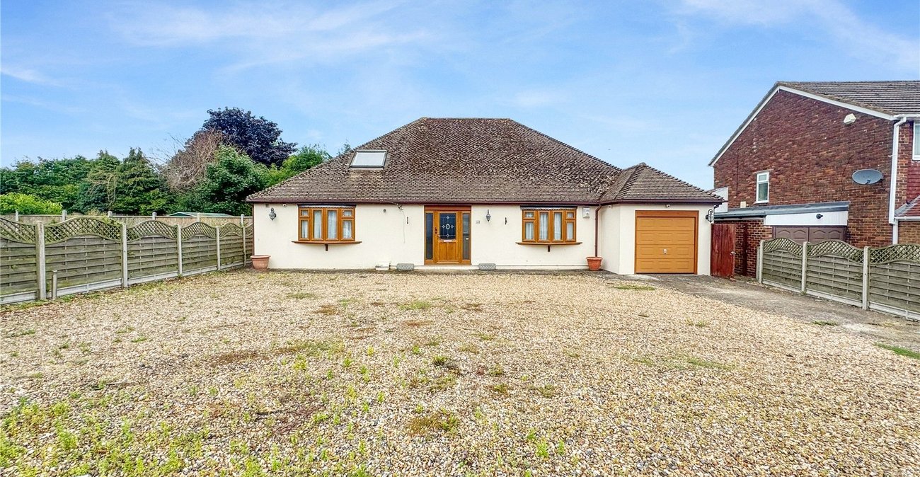 4 bedroom bungalow for sale in Upchurch | Robinson Michael & Jackson