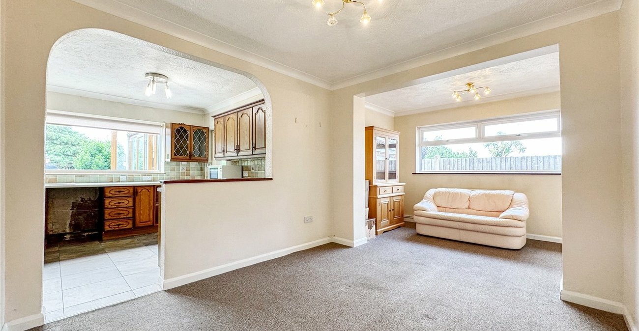 4 bedroom bungalow for sale in Upchurch | Robinson Michael & Jackson