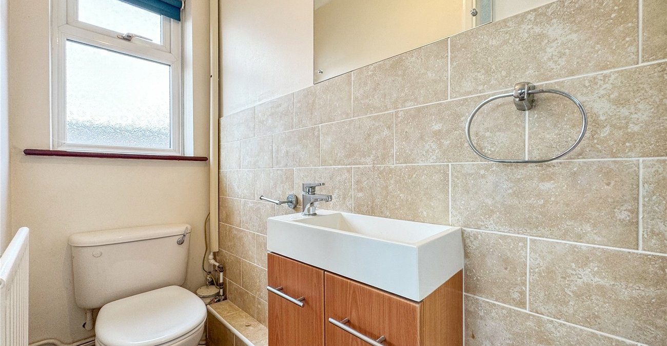 4 bedroom bungalow for sale in Upchurch | Robinson Michael & Jackson