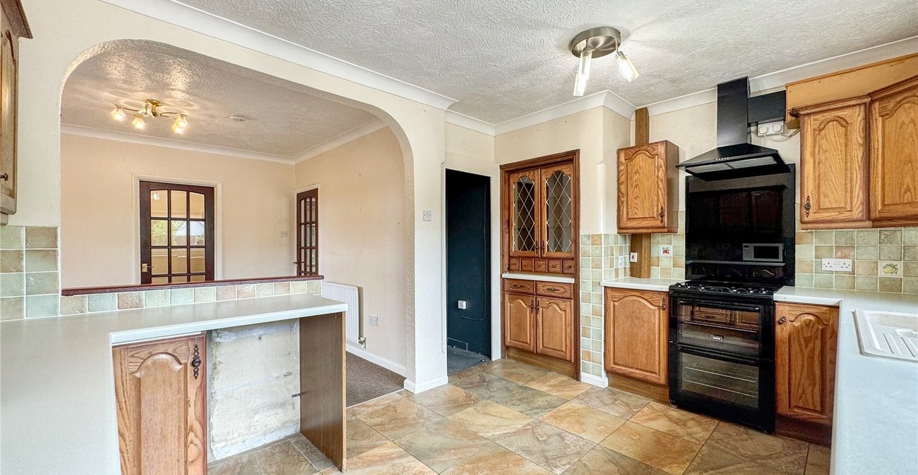 4 bedroom bungalow for sale in Upchurch | Robinson Michael & Jackson