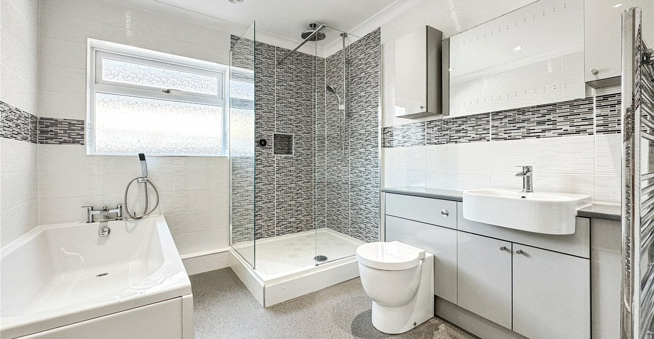 4 bedroom bungalow for sale in Upchurch | Robinson Michael & Jackson