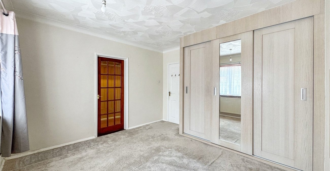 4 bedroom bungalow for sale in Upchurch | Robinson Michael & Jackson