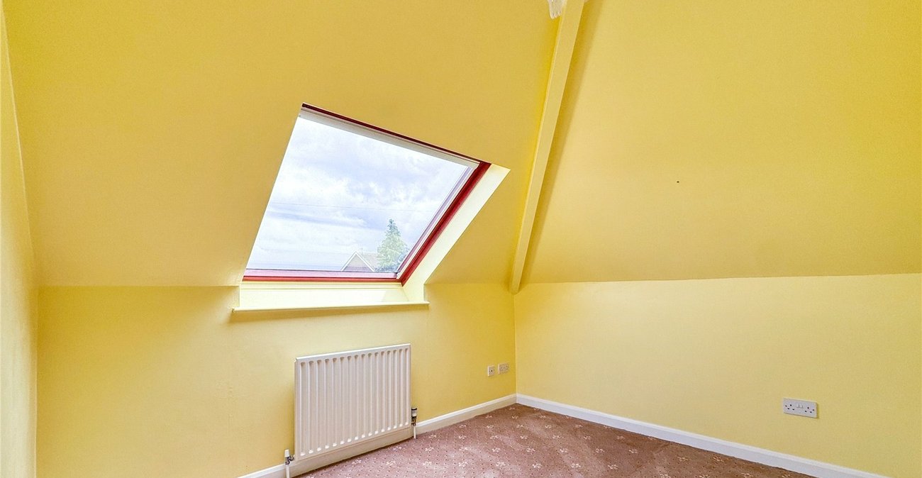 4 bedroom bungalow for sale in Upchurch | Robinson Michael & Jackson