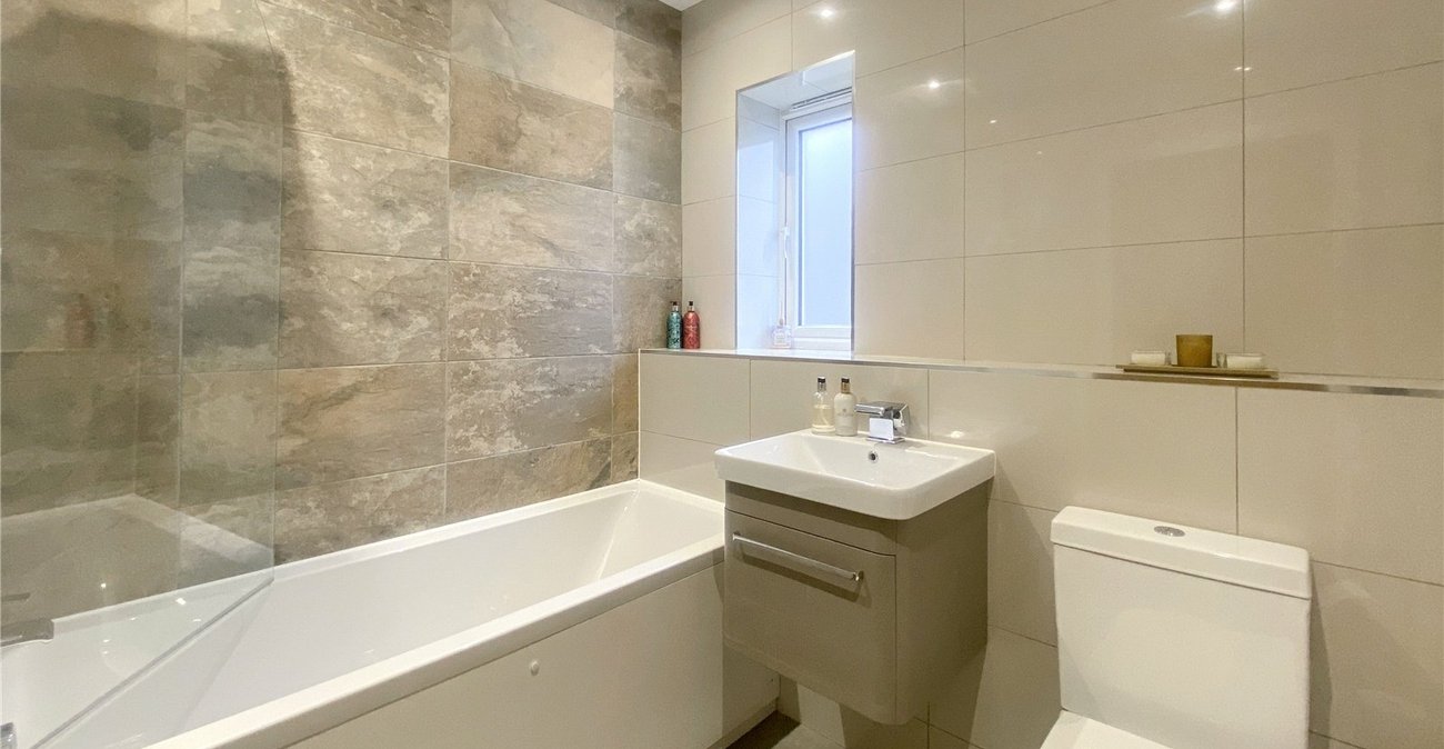 2 bedroom property for sale in Sidcup | Robinson Jackson