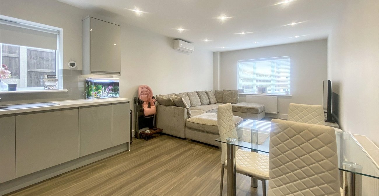 2 bedroom property for sale in Sidcup | Robinson Jackson