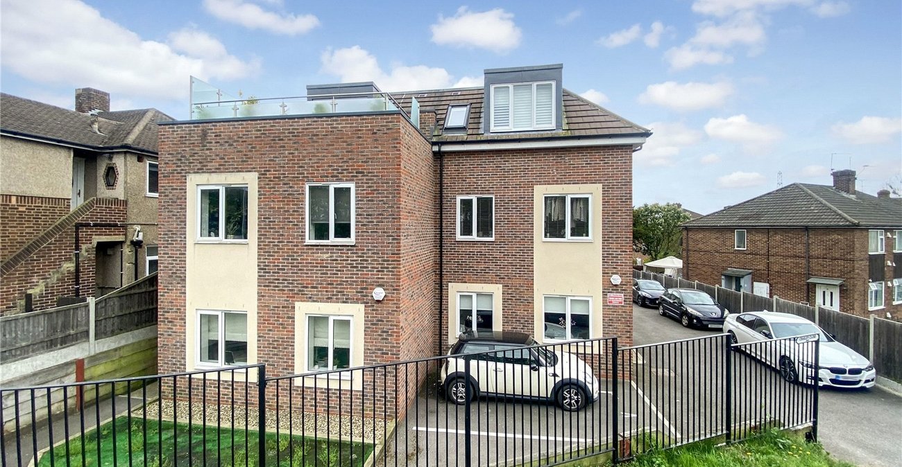 2 bedroom property for sale in Sidcup | Robinson Jackson