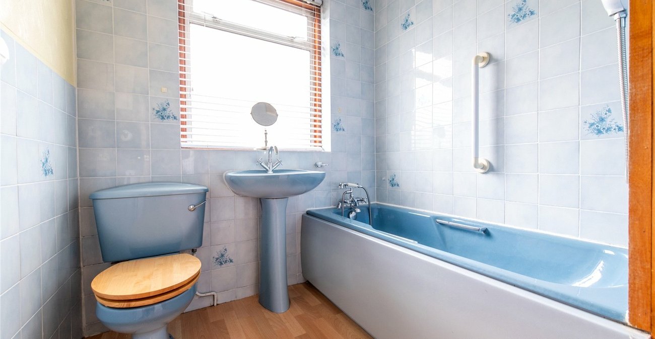 3 bedroom house for sale in Chalk | Robinson Michael & Jackson